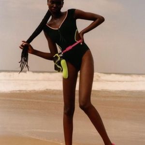 Zara
Black Cut Out Piping Neón Trim Detail Swimsuit S One-piece Bathing Suit